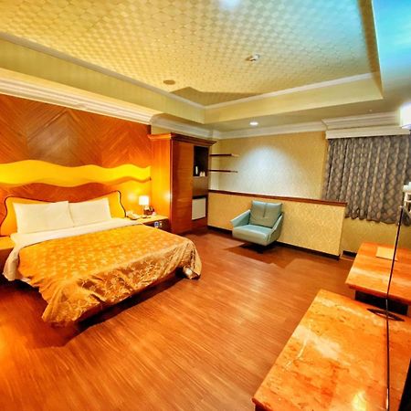 Hua Xiang Motel - Nanzih Гаосюн Екстер'єр фото