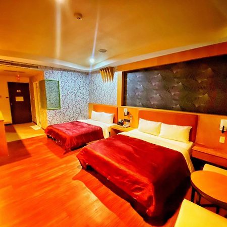 Hua Xiang Motel - Nanzih Гаосюн Екстер'єр фото