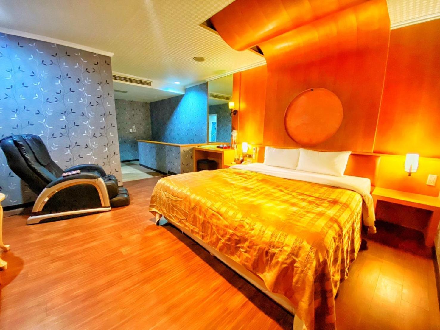 Hua Xiang Motel - Nanzih Гаосюн Екстер'єр фото